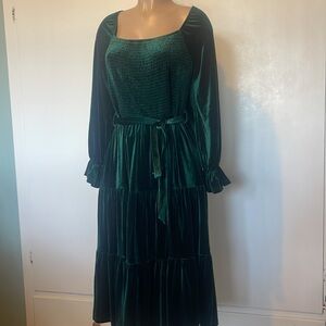 SIMPLEE Plus  Green color Velvet Long-Sleeve Ruffled size 1XL”Womens DRESS
